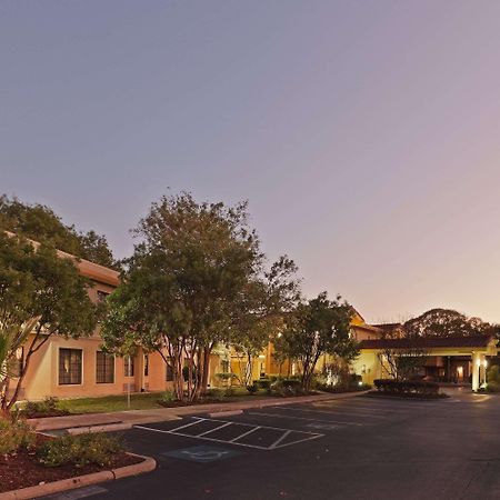 La Quinta Inn By Wyndham Austin Oltorf Bagian luar foto